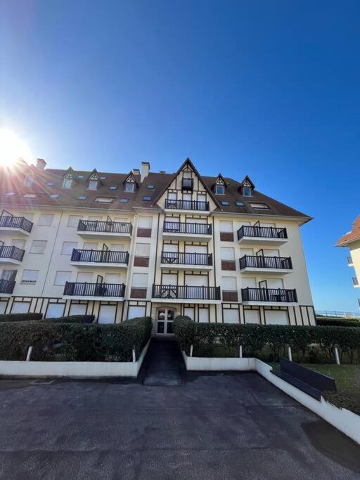 Appartement Douillet - Vue Mer - Piscine/ Tennis Cabourg Dış mekan fotoğraf