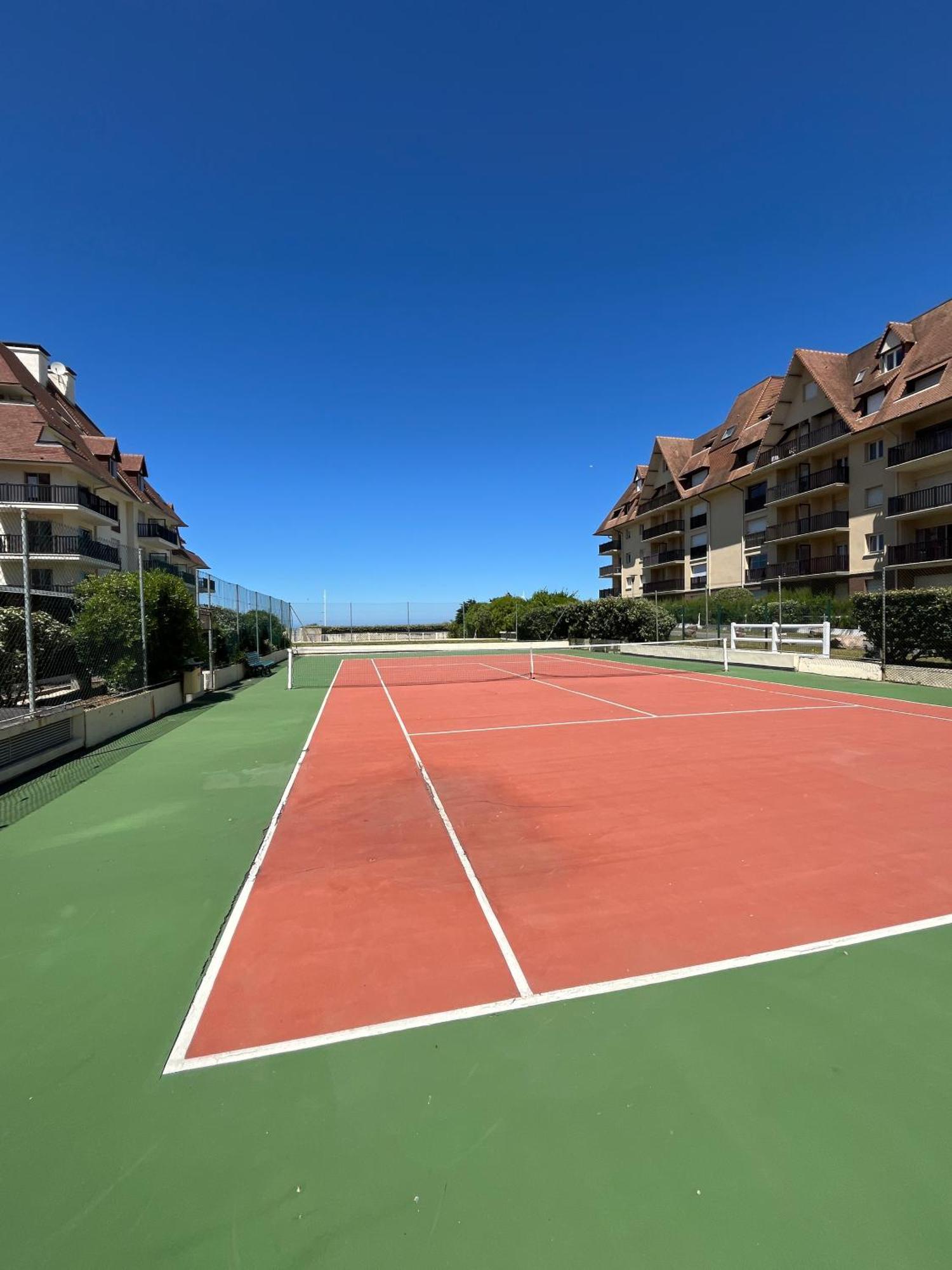 Appartement Douillet - Vue Mer - Piscine/ Tennis Cabourg Dış mekan fotoğraf