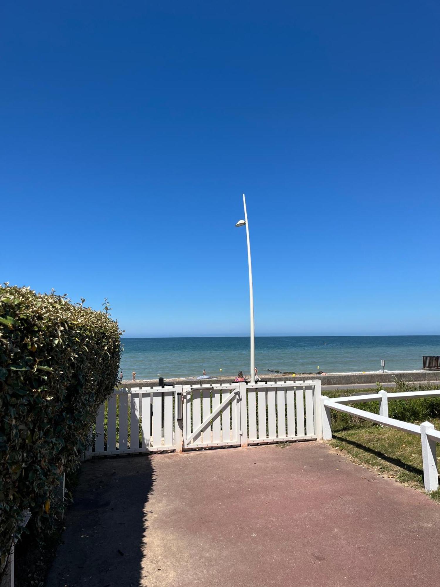 Appartement Douillet - Vue Mer - Piscine/ Tennis Cabourg Dış mekan fotoğraf