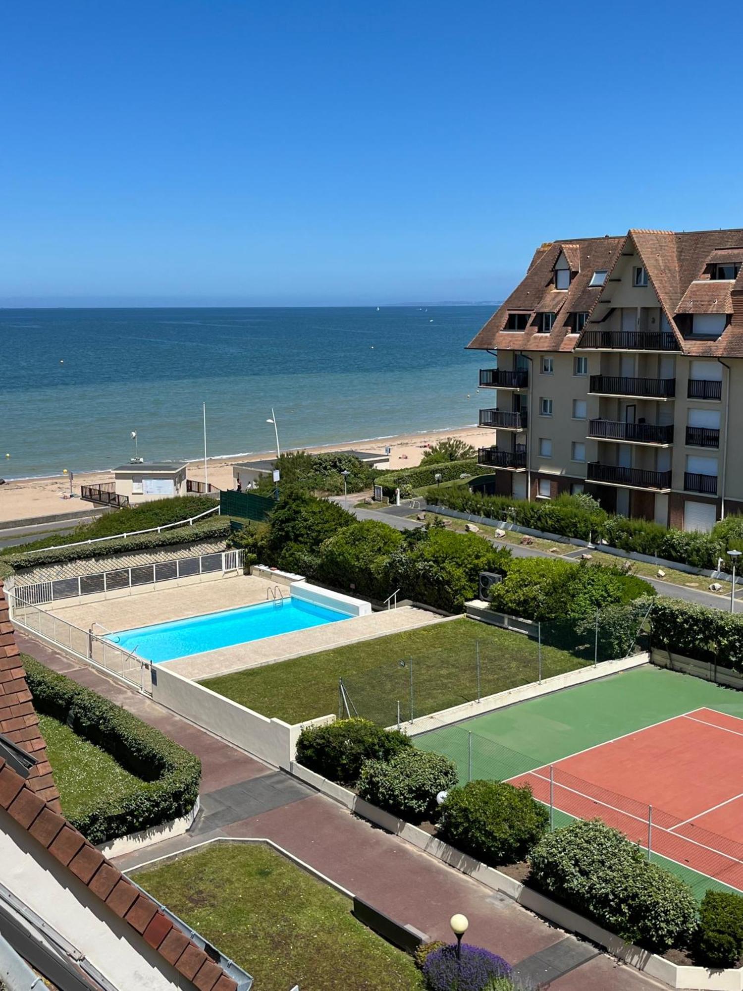 Appartement Douillet - Vue Mer - Piscine/ Tennis Cabourg Dış mekan fotoğraf